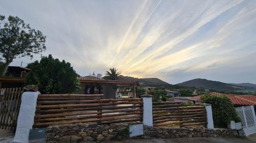 A general mountain view or a mountain view taken from A villát