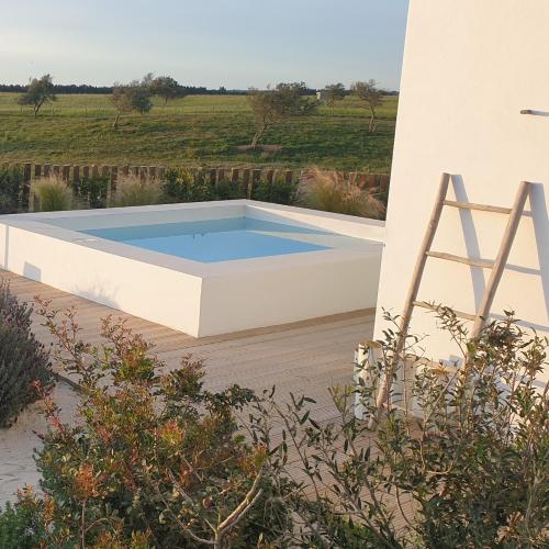 Piscina en o cerca de Casa Calmar