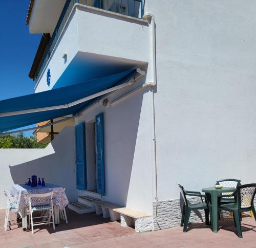 Balcone o terrazza di SPLENDIDA VILLA a POSADA