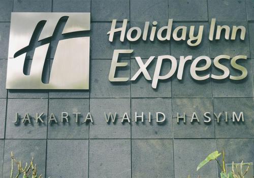 Sijil, anugerah, tanda atau dokumen lain yang dipamerkan di Holiday Inn Express Jakarta Wahid Hasyim, an IHG Hotel