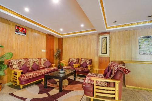 Zona d'estar a FabHotel Roshan Residency - Nr Kurinji Andavar Temple