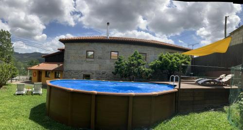 Swimming pool sa o malapit sa Bergui Guesthouse - Em Guimarães desde 2017