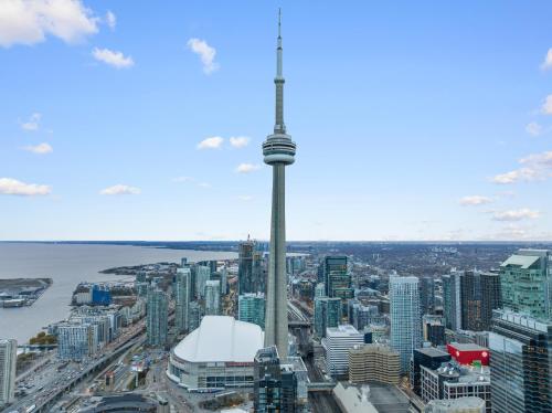 Pemandangan umum bagi Toronto atau pemandangan bandar yang diambil dari apartmen