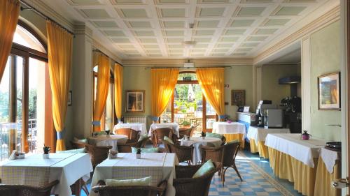 Majoituspaikan Hotel Locanda Ruscello Garnì ravintola tai vastaava paikka