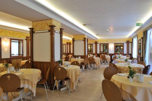 Restoran atau tempat lain untuk makan di Hotel Miramare