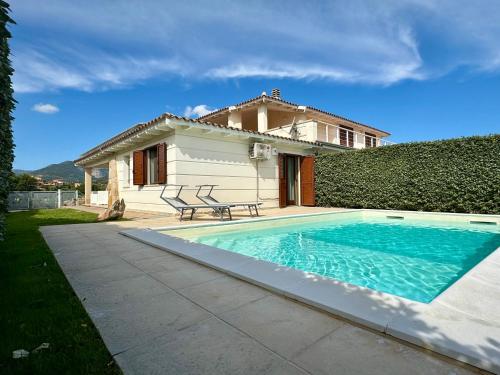 The swimming pool at or close to VILLA AQUA LUXURY Private Pool