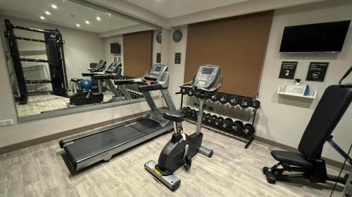 The fitness centre and/or fitness facilities at Golf Royal Hotel