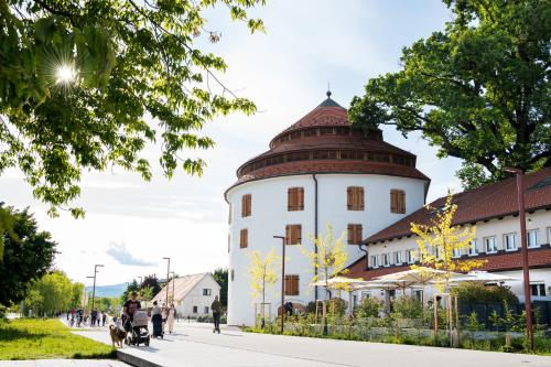 The building in which a panziókat is located