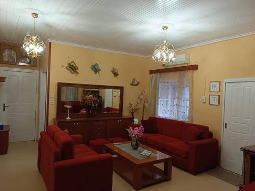 Un lugar para sentarse en Rodomelo House with Terrace - 4 Bedrooms