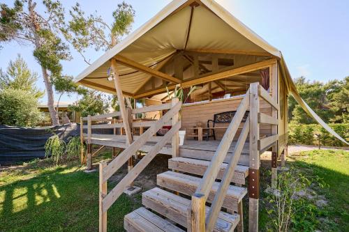 Kebun di luar Tenda Glamping vicino al mare