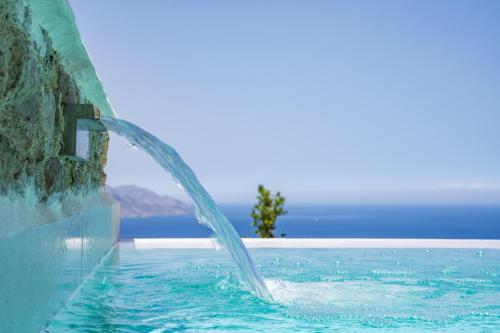 A piscina localizada em Aegean View Villa ou nos arredores