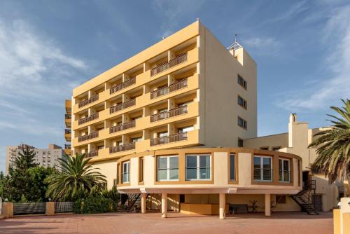 El edificio en el que está el hotel