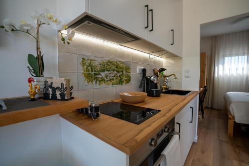 Una cocina o kitchenette en Refúgio da Quinta Nere Maitia