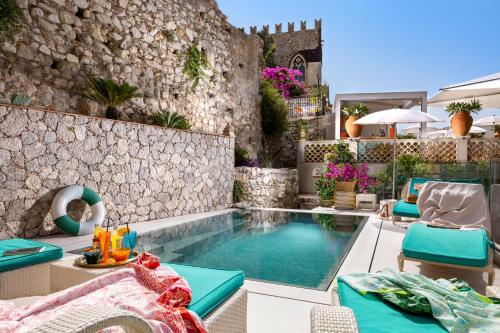 สระว่ายน้ำที่อยู่ใกล้ ๆ หรือใน Hotel Villa Taormina