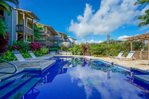 Sundlaugin á Stunning Oceanfront View Top Floor Condo at Wailua Bay View eða í nágrenninu