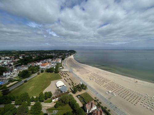 an aerial view of a beach and the ocean at Beachside 2-Zimmer-Meerblick-Appartement in Lübeck