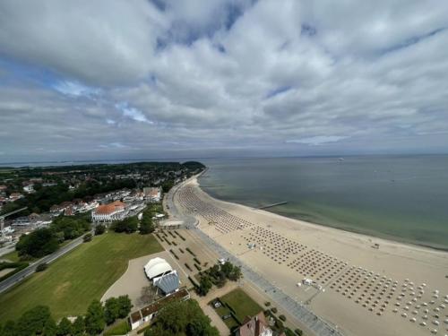 an aerial view of a beach and the ocean at Beachside 2-Zimmer-Meerblick-Appartement in Lübeck