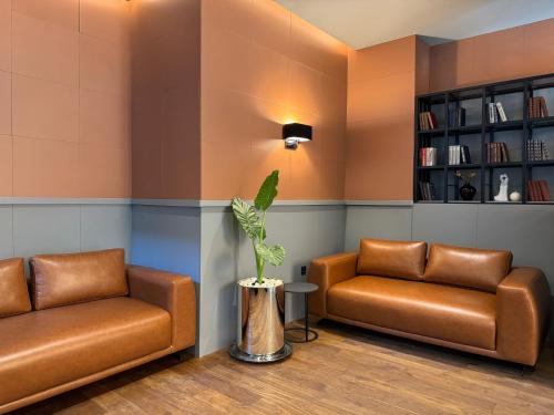 Khu vực ghế ngồi tại Tbilisi Edition - Design Hotel