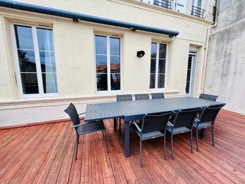 Foto de la galería de Le République - Logements avec jardin situés en plein cœur de ville et proche des thermes en Rochefort