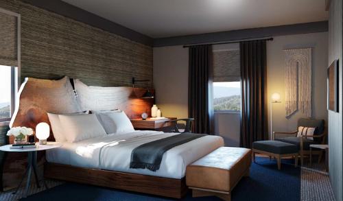 een hotelkamer met een groot bed en een raam bij Rosewood Sand Hill in Menlo Park