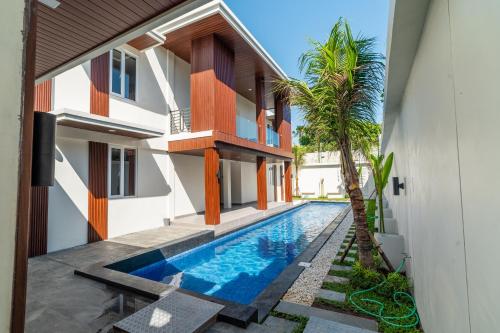 Kolam renang di atau dekat dengan Alyxia 1 Bedroom Apartment in Central Seminyak