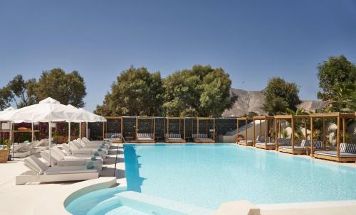 สระว่ายน้ำที่อยู่ใกล้ ๆ หรือใน Nikki Beach Resort & Spa Santorini