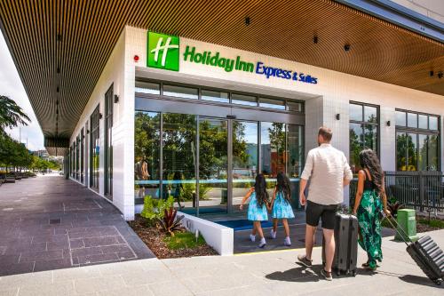 Hóspedes ficando em Holiday Inn Express & Suites Sunshine Coast, an IHG Hotel