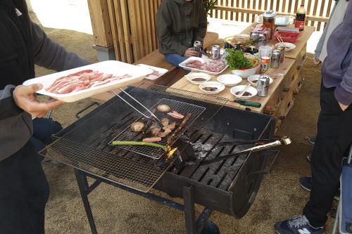 Equipo para parrilladas disponible en la casa de huéspedes