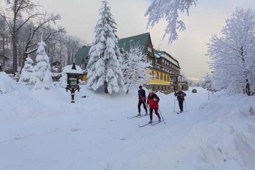 L'établissement Hotel Tanecnica en hiver