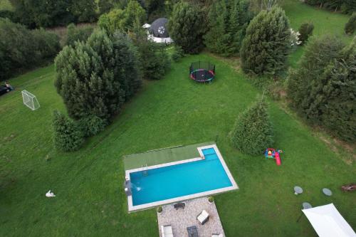 A piscina localizada em Domo Osorno ou nos arredores