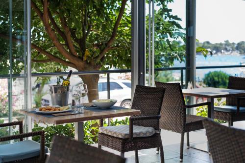 Restoran ili neka druga zalogajnica u objektu Hotel Petrčane