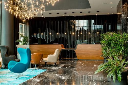 Motel One Köln-Messe休息區