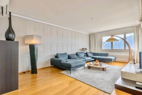 Seating area sa Alpine Stunning Apartment in Montreux by GuestLee