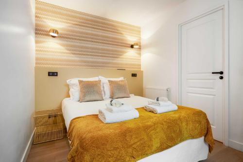 Cama ou camas em um quarto em 2BR - 8P apartment - Tour Eiffel Champs de Mars 1A