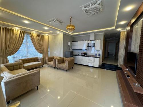 Dapur atau dapur kecil di 2 bedroom furnished apartment Cedar Hills, Murree