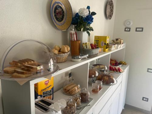 Comida na casa de hóspedes ou em algum lugar perto