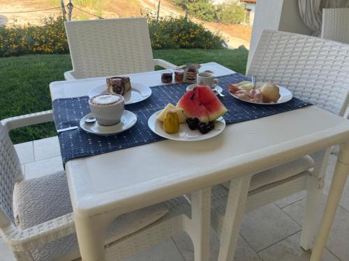 Comida na casa de hóspedes ou em algum lugar perto