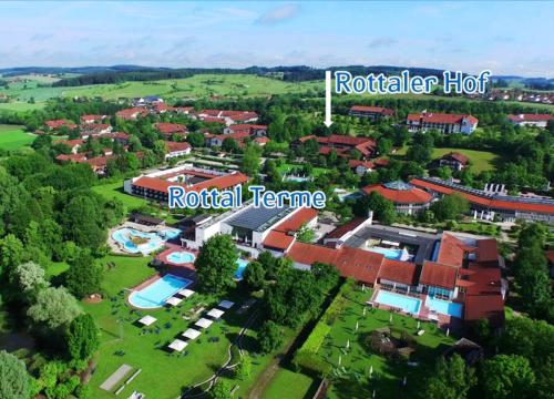 Apgyvendinimo įstaigos Hotel Rottaler Hof vaizdas iš viršaus