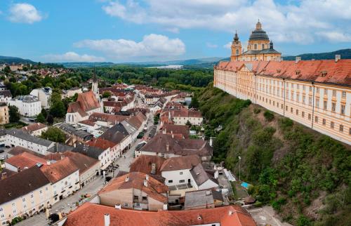 Vedere generală la Melk sau o vedere a orașului de la acest han