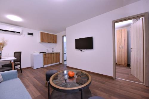 Nhà bếp/bếp nhỏ tại Airport Apartments TRI HRASTA