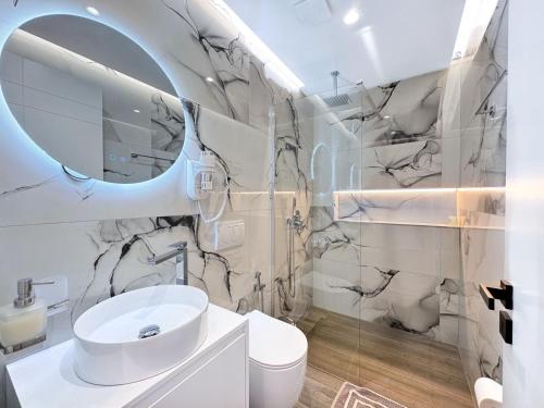 Zacaj Apartments tesisinde bir banyo