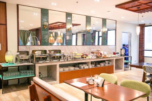 Restoran atau tempat lain untuk makan di Marianne Suites El Nido