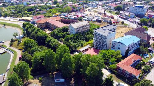 Una vista general de Costinesti o una vista desde la ciudad tomada desde el hotel