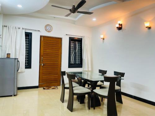 Galería fotográfica de Elegant 3BHK villa, Hillside Hideaway, 10 mins from MH Bus Stand en Aurangabad