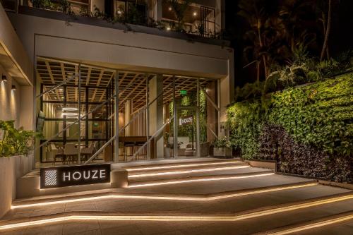 HOUZE - Stay & Residences by AVA