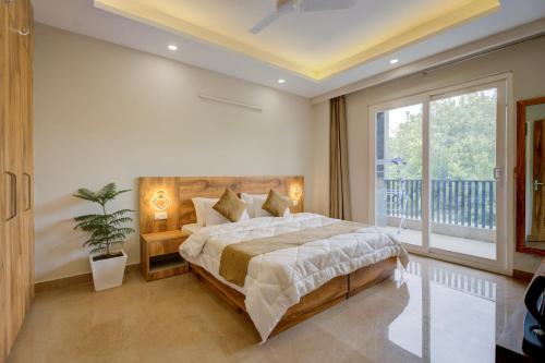 The Lodgers Luxury 1 BHK Serviced Apartment in Gurugram Near Millennium City Centre Metro