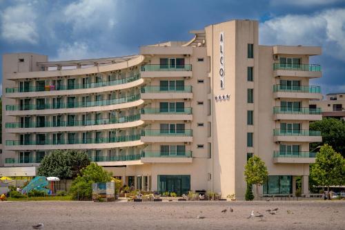 Gedung tempat hotel berlokasi