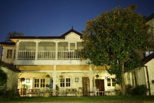 Gedung tempat hotel berlokasi