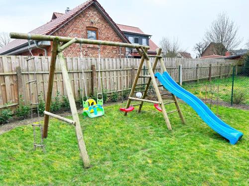 Zona de juegos infantil en Ferienwohnung Sauke