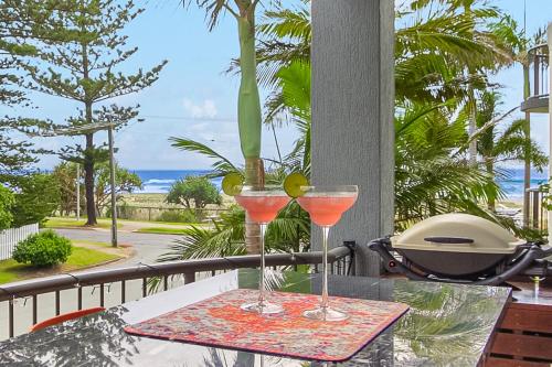 Begudes a Bilinga Bliss - Luxury beachfront apartment